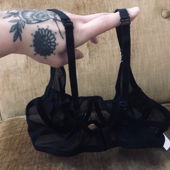 Coulbourne || Sofie Bra - Picture 2 of 4